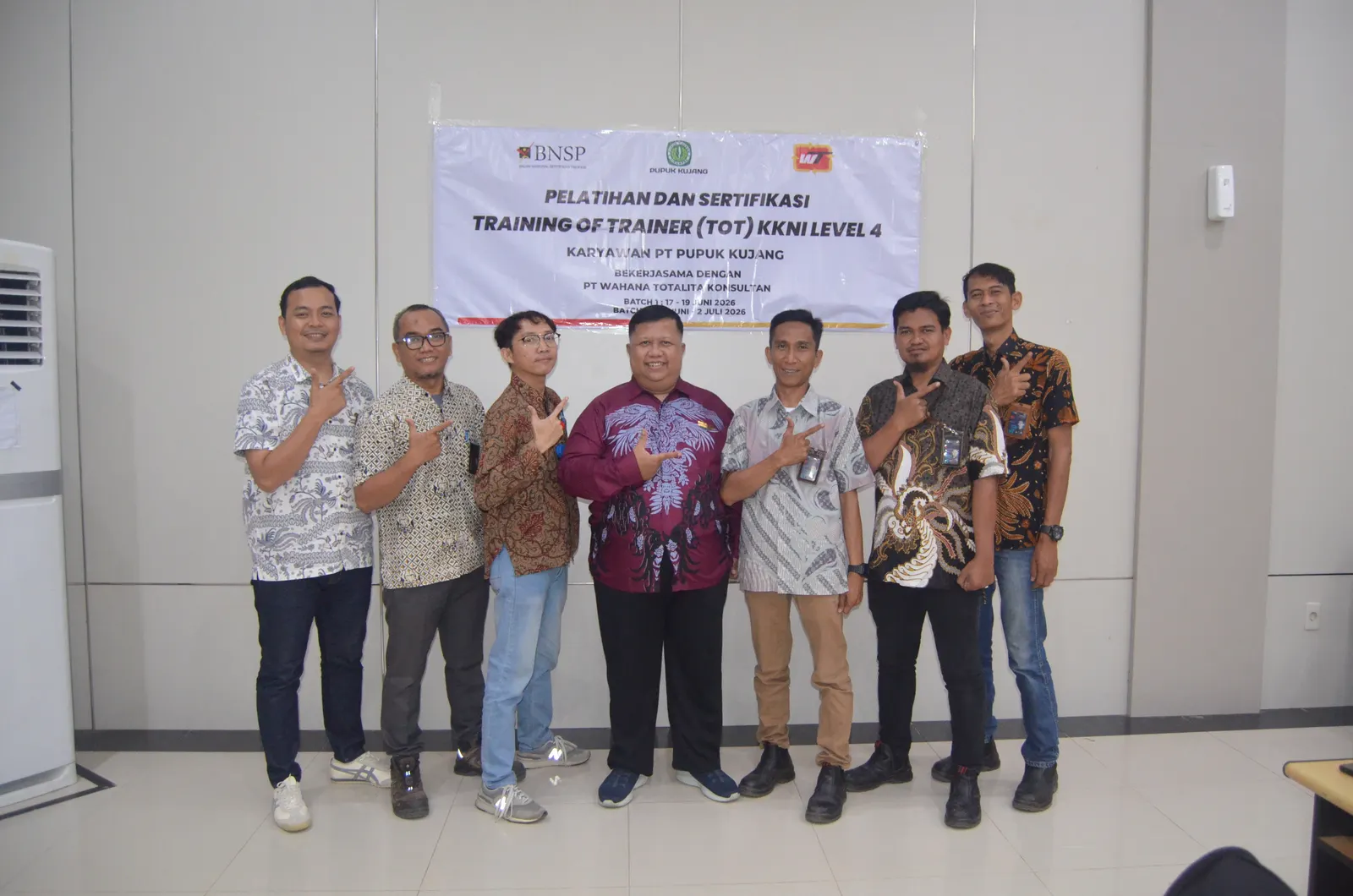 Verifikasi dokumen kualifikasi K3 untuk proses tender